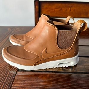 Nike Women's Air Max THEA MID Casual Shoes